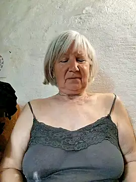 Snapshot of KlaudiaDarling chatting on 05-21-26, 03:31 KlaudiaDarling online show from 05-21-26, 03:31
