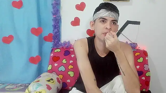 nico22love online show from 02-15-26, 03:33