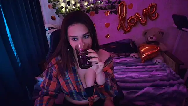 Snapshot of AlisiaRose chatting on 03-28-26, 03:29 AlisiaRose online show from 03-28-26, 03:29