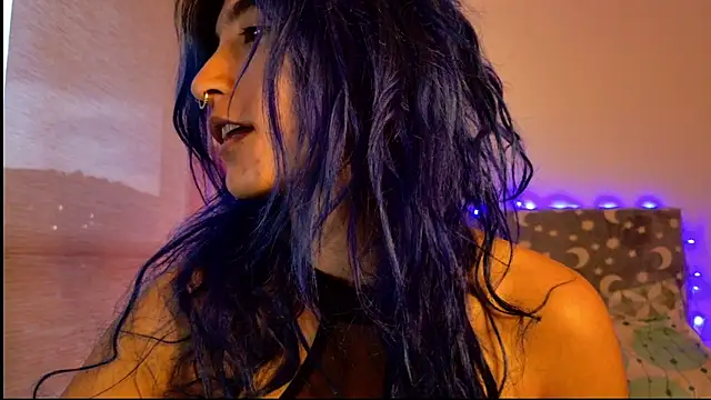 Snapshot of LunaisBack chatting on 03-03-26, 11:12 LunaisBack online show from 03-03-26, 11:12