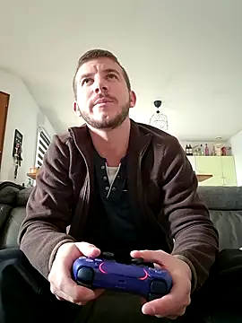 Snapshot of Angel-Boy30 chatting on 01-15-26, 11:13 Angel-Boy30 online show from 01-15-26, 11:13