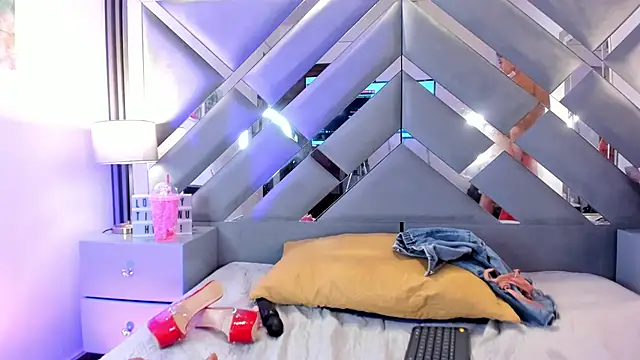 melody  sweet  online show from 03-21-26, 08:15