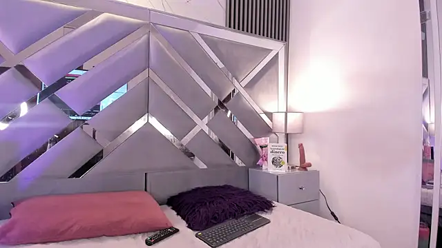 melody  sweet  online show from 03-23-26, 08:03