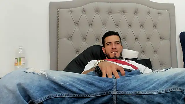 Snapshot of marc_ruffa chatting on 02-06-26, 07:54 marc ruffa online show from 02-06-26, 07:54