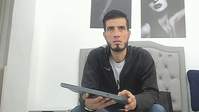 Snapshot of marc_ruffa chatting on 02-20-26, 08:00 marc ruffa online show from 02-20-26, 08:00