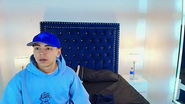 Jaden and sofia online show from 04-19-26, 03:18