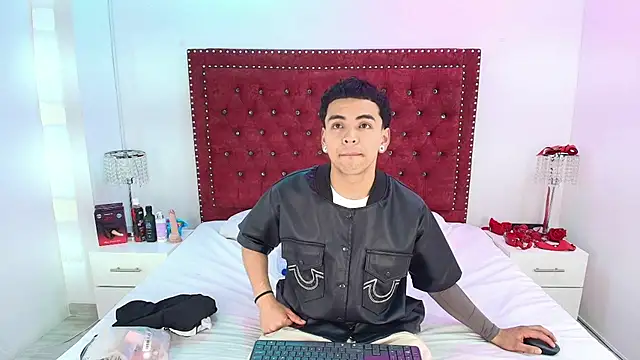 Jaden and sofia online show from 07-28-26, 03:14