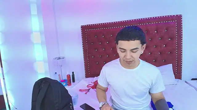 Snapshot of Jaden_and_sofia chatting on 05-30-26, 03:24 Jaden and sofia online show from 05-30-26, 03:24