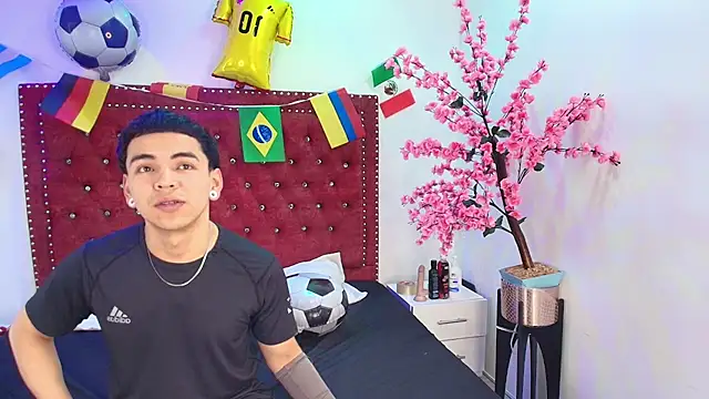 Jaden and sofia online show from 06-25-26, 03:04