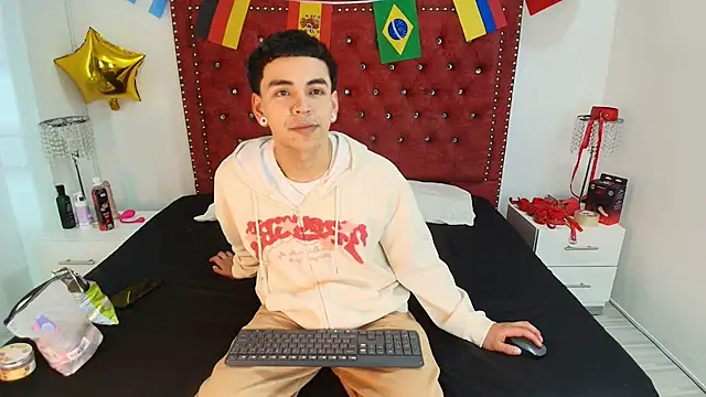 Jaden and sofia online show from 07-09-26, 03:07