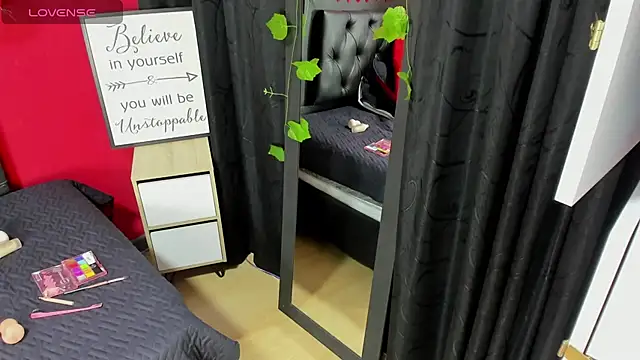 Abby Hiiltoon online show from 02-18-26, 04:43