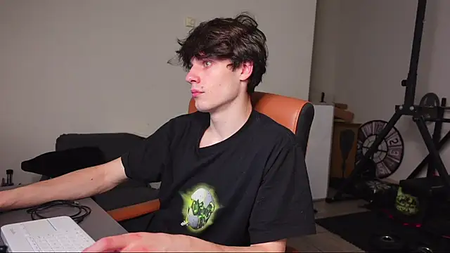 Snapshot of Daniel_Shawnn chatting on 01-12-26, 02:13 Daniel Shawnn online show from 01-12-26, 02:13