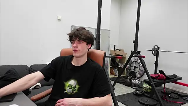 Snapshot of Daniel_Shawnn chatting on 01-11-26, 06:26 Daniel Shawnn online show from 01-11-26, 06:26