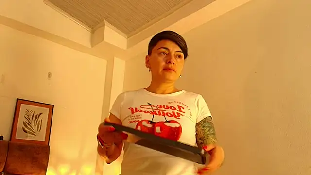 kat paradise online show from 04-08-26, 11:44