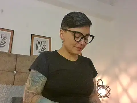 kat paradise online show from 02-10-26, 11:53