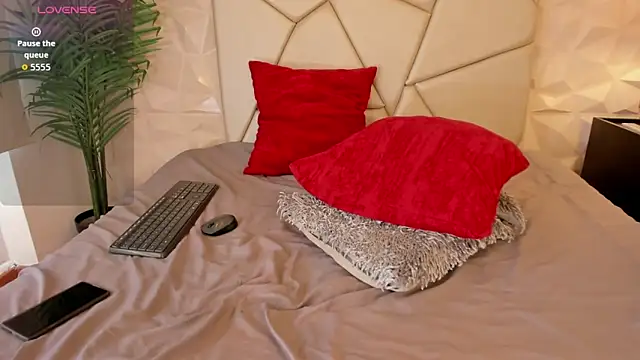 LittleZanee online show from 01-13-26, 08:13