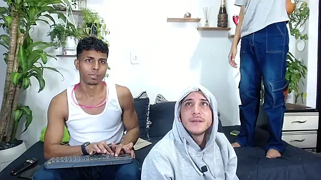 Interracial Snow Bunny online show from 02-13-26, 11:16