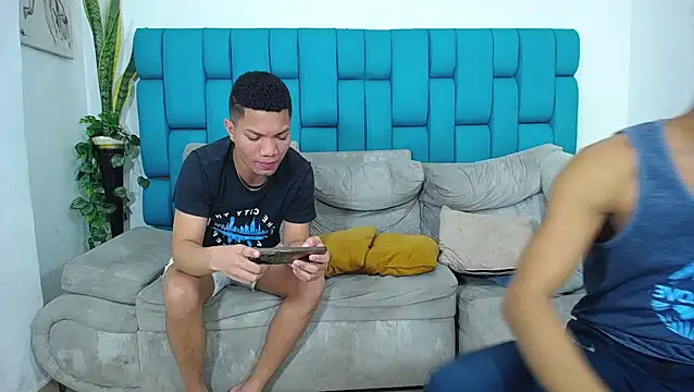 Interracial Snow Bunny online show from 03-28-26, 08:10