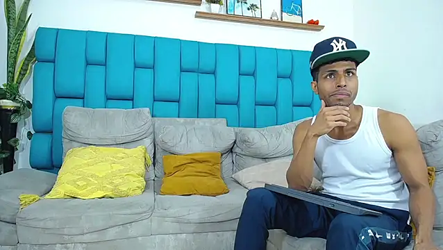 Interracial Snow Bunny online show from 03-31-26, 09:17