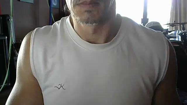 Snapshot of koolchillfun696969 chatting on 07-10-26, 11:49 koolchillfun696969 online show from 07-10-26, 11:49