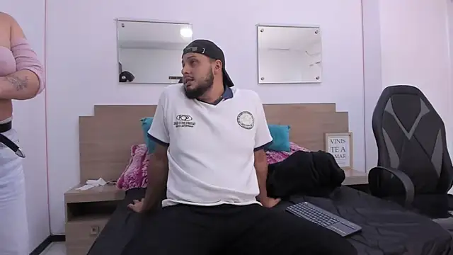 Mike N Gaby online show from 01-09-26, 01:51