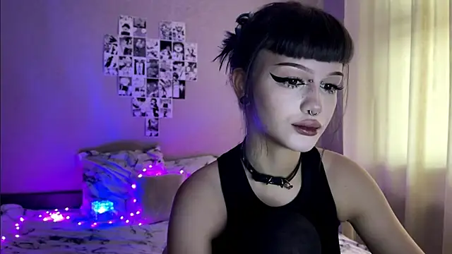 Snapshot of dieonisiaaaa chatting on 01-14-26, 06:39 dieonisiaaaa online show from 01-14-26, 06:39