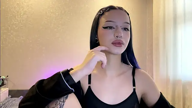 Snapshot of dieonisiaaaa chatting on 01-11-26, 08:21 dieonisiaaaa online show from 01-11-26, 08:21