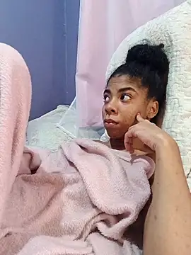 Snapshot of Samarajenyfer chatting on 02-26-26, 04:23 Samarajenyfer online show from 02-26-26, 04:23