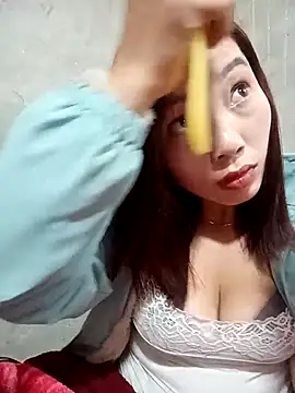 yeutinh00 online show from 02-12-26, 06:13