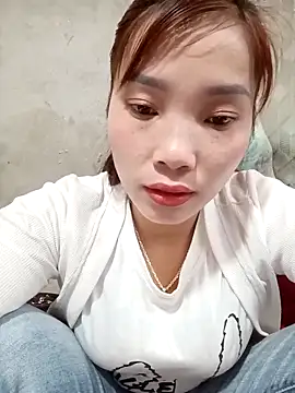 yeutinh00 online show from 03-02-26, 12:22