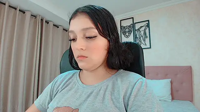 Snapshot of littlemolly_walcott chatting on 07-25-26, 10:27 littlemolly walcott online show from 07-25-26, 10:27