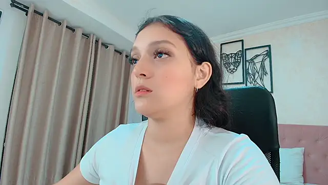 Snapshot of littlemolly_walcott chatting on 07-11-26, 01:39 littlemolly walcott online show from 07-11-26, 01:39