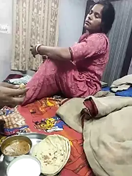 Snapshot of hornycouple20000 chatting on 02-15-26, 07:35 hornycouple20000 online show from 02-15-26, 07:35