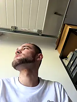 Benjamiinlt online show from 04-10-26, 04:36