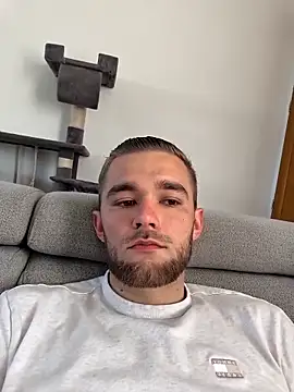 Benjamiinlt online show from 04-09-26, 07:36