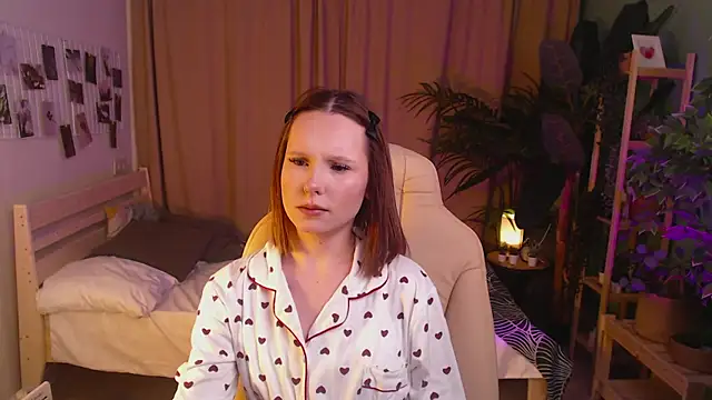 Snapshot of Haya_Harareet chatting on 01-14-26, 01:09 Haya Harareet online show from 01-14-26, 01:09