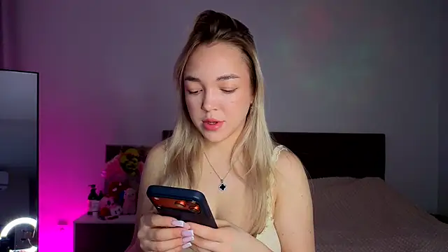 ChrissBerry online show from 03-19-26, 04:12