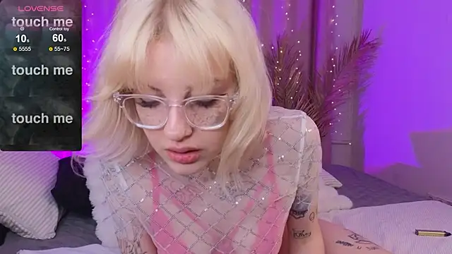 Snapshot of no_1dea chatting on 02-17-26, 02:58 no 1dea online show from 02-17-26, 02:58