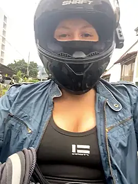 Scarlet auraa online show from 01-12-26, 07:09