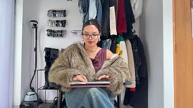 LubaLadeau online show from 01-13-26, 02:21