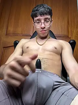 ArthurDavies  online show from 03-22-26, 06:48