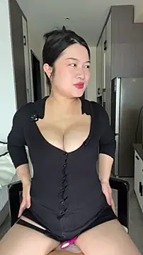 Snapshot of mo-mo-69 chatting on 05-14-26, 07:38 mo-mo-69 online show from 05-14-26, 07:38