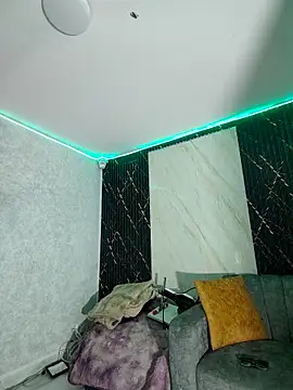 Isis Hot   online show from 02-16-26, 11:20