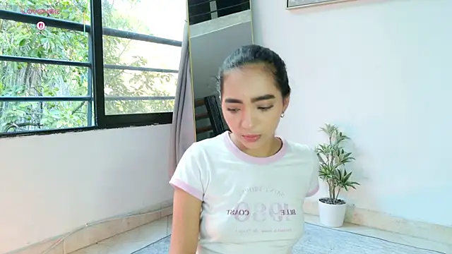 Snapshot of adelineevs chatting on 06-17-26, 10:19 adelineevs online show from 06-17-26, 10:19