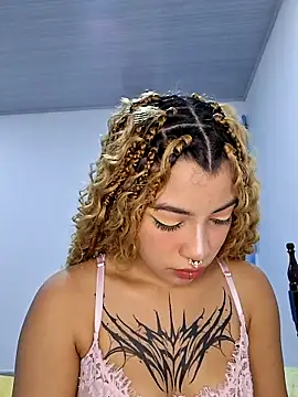 Snapshot of Ashnikko__ chatting on 02-10-26, 04:22 Ashnikko online show from 02-10-26, 04:22