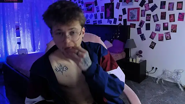 Snapshot of Tomas_Norton chatting on 03-24-26, 03:56 Tomas Norton online show from 03-24-26, 03:56