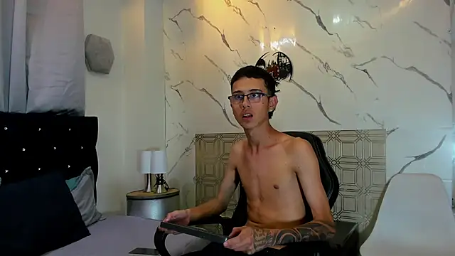 asher lux online show from 04-15-26, 08:31