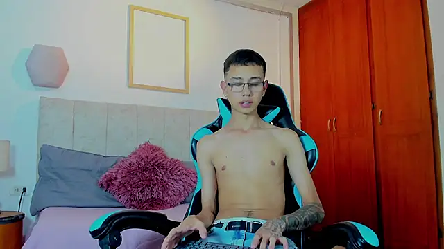 asher lux online show from 03-31-26, 10:01