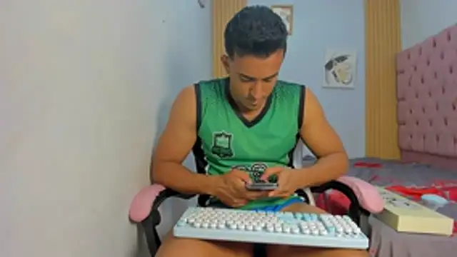 axelsavage042 online show from 01-08-26, 08:37