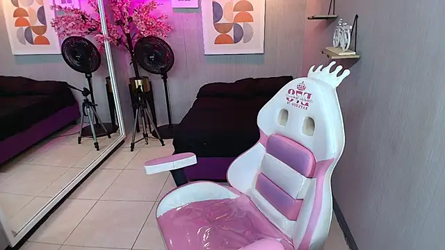 Snapshot of Sol_rousse chatting on 01-06-26, 12:20 Sol rousse online show from 01-06-26, 12:20